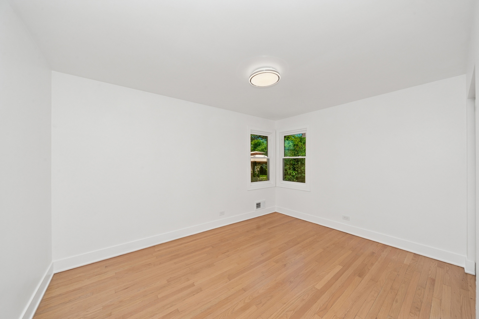 1037 Dodge Avenue, Evanston, IL 60202