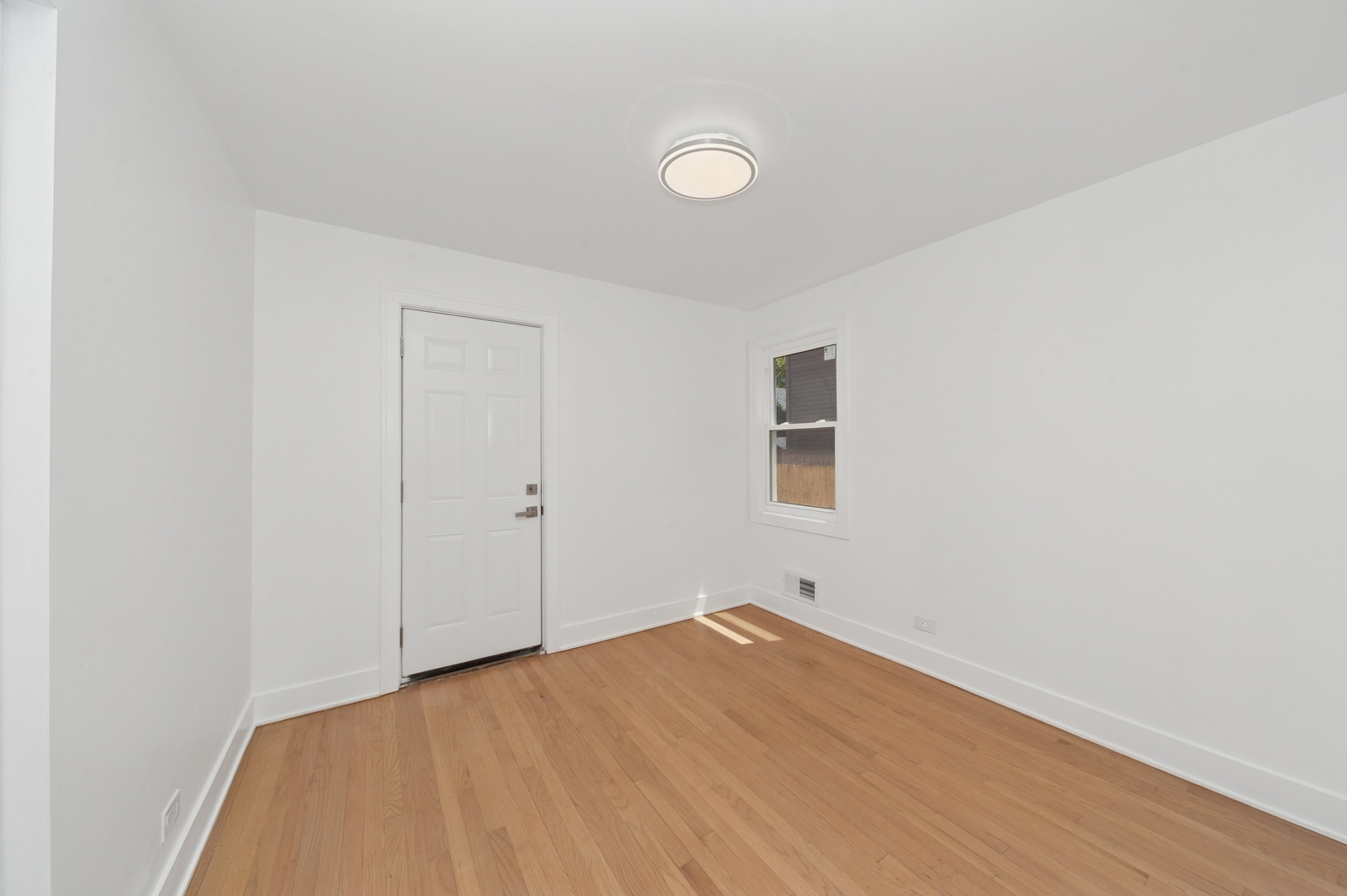 1037 Dodge Avenue, Evanston, IL 60202