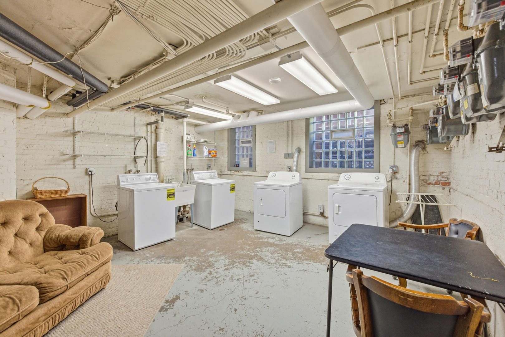 1014 W Barry Avenue #1, Chicago, IL 60657