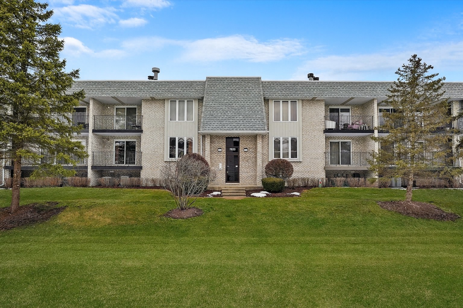 7823 W 157th Place #1W, Orland Park, IL 60462