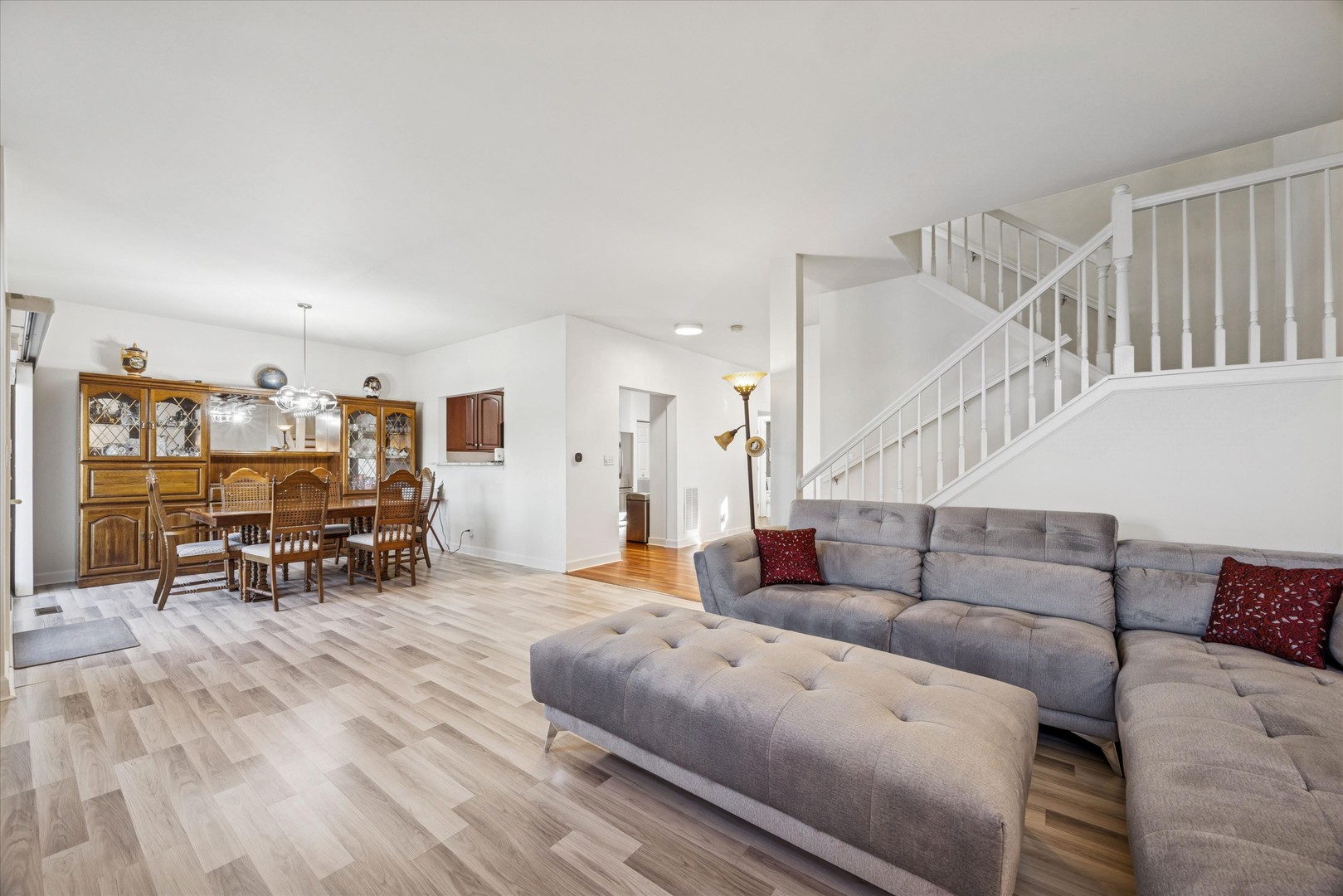 17 Mashie Court, Woodridge, IL 60517