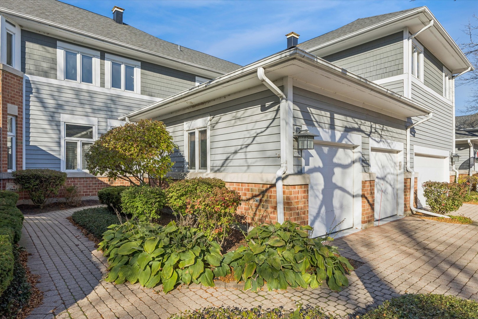 17 Mashie Court, Woodridge, IL 60517