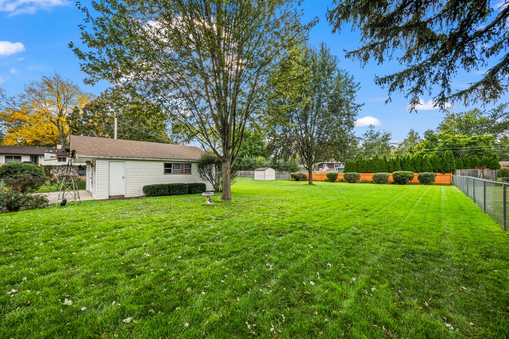 102 N Yates Lane, Mount Prospect, IL 60056