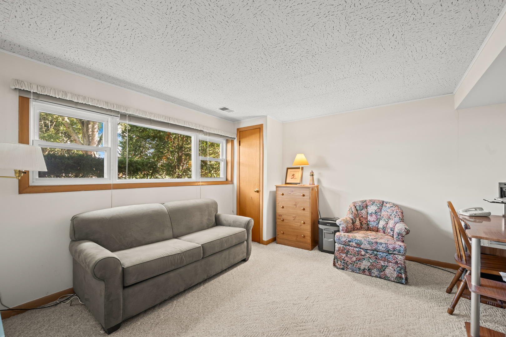 102 N Yates Lane, Mount Prospect, IL 60056
