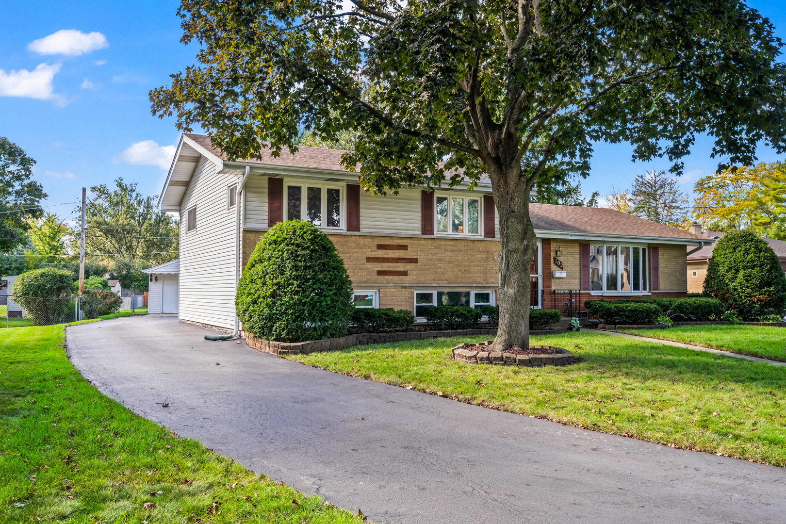 102 N Yates Lane, Mount Prospect, IL 60056