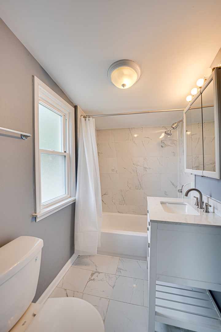 208 MOUND Street #2, Joliet, IL 60433