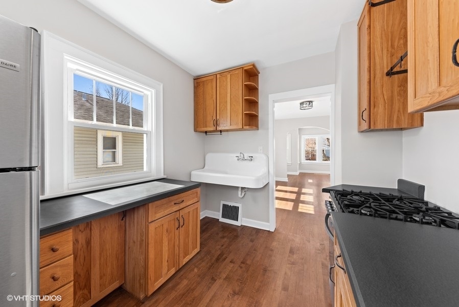 133 S Vail Avenue, Arlington Heights, IL 60005