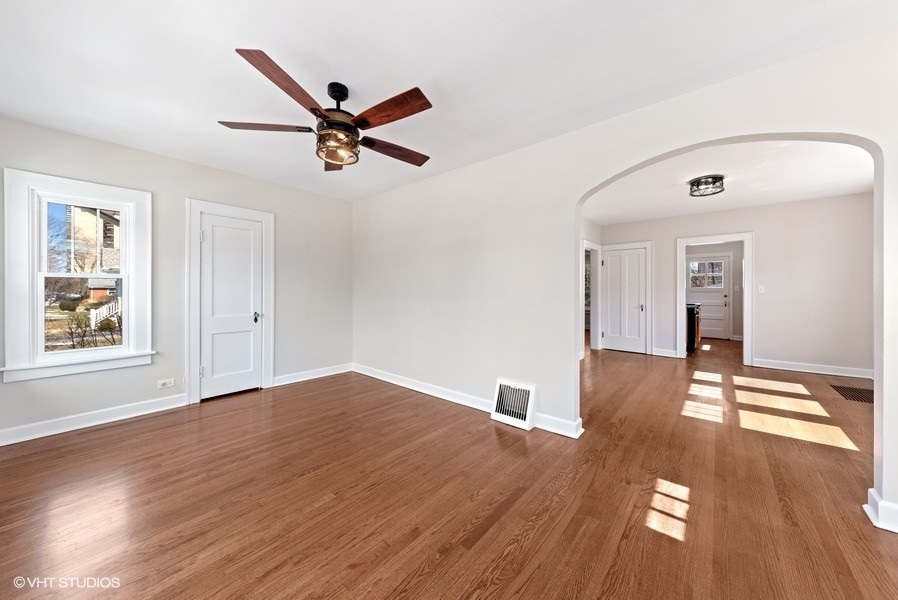 133 S Vail Avenue, Arlington Heights, IL 60005