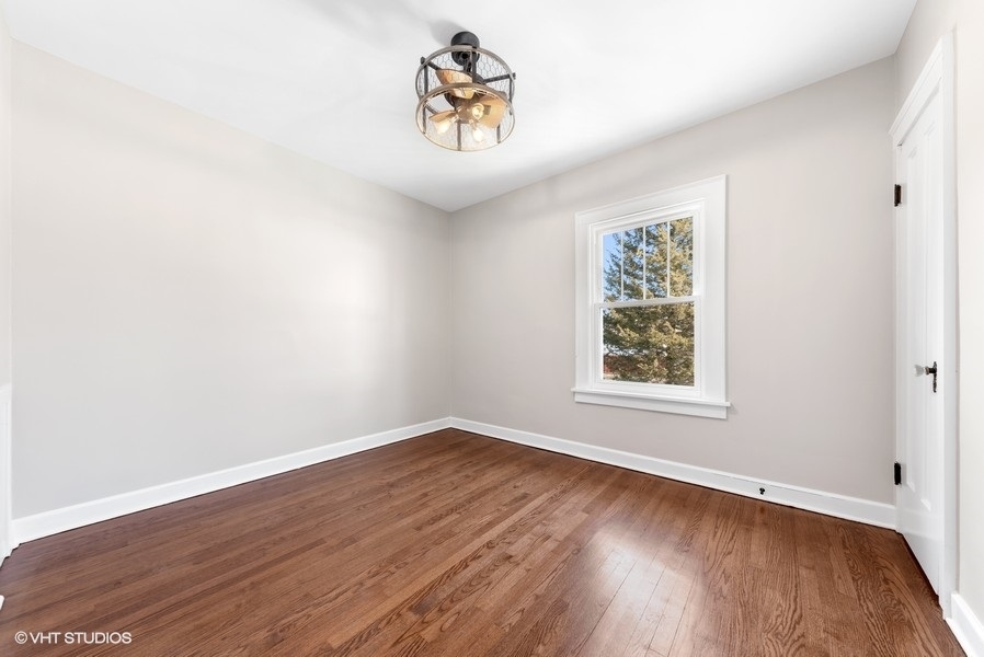 133 S Vail Avenue, Arlington Heights, IL 60005