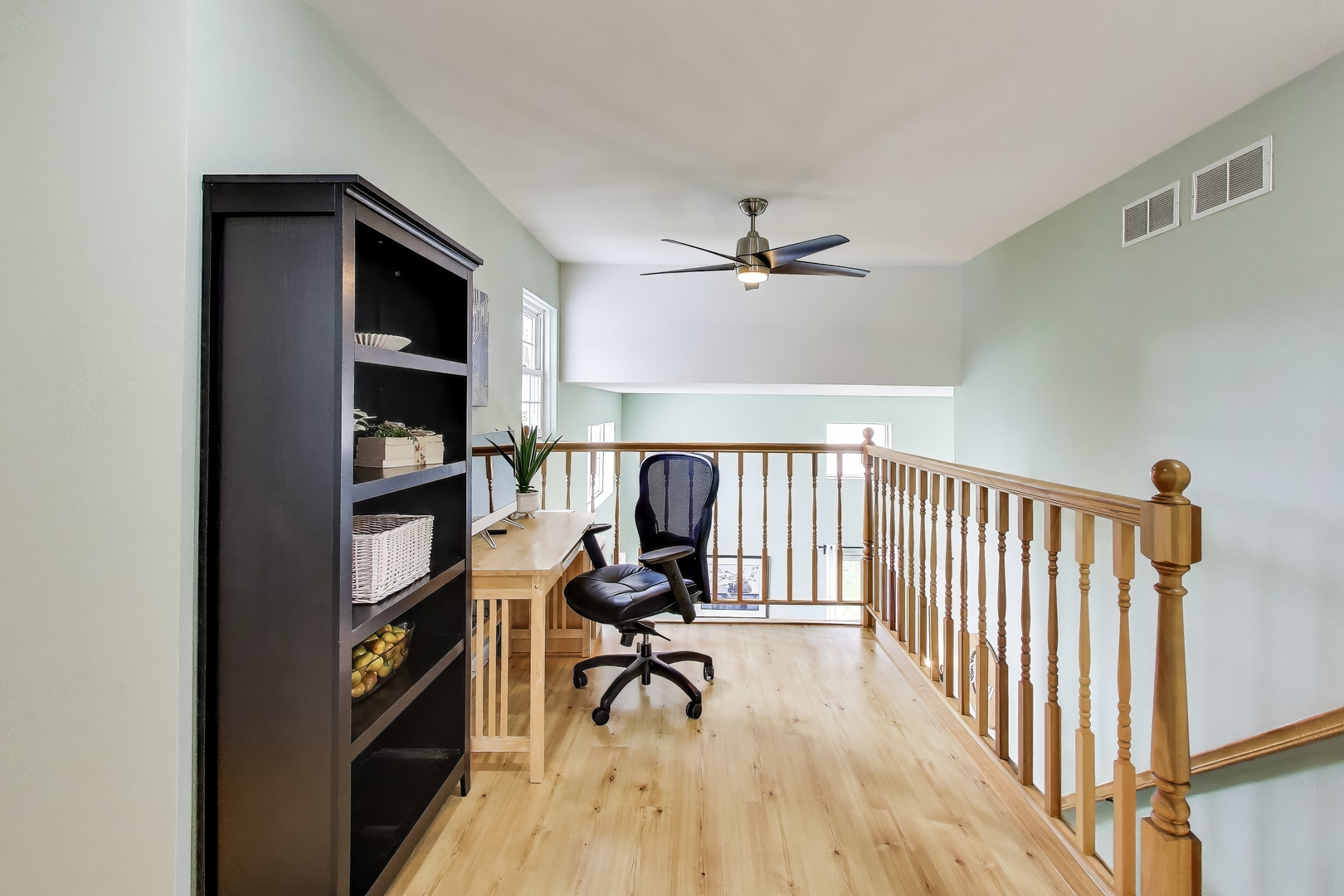 470 Country Place, Lindenhurst, IL 60046