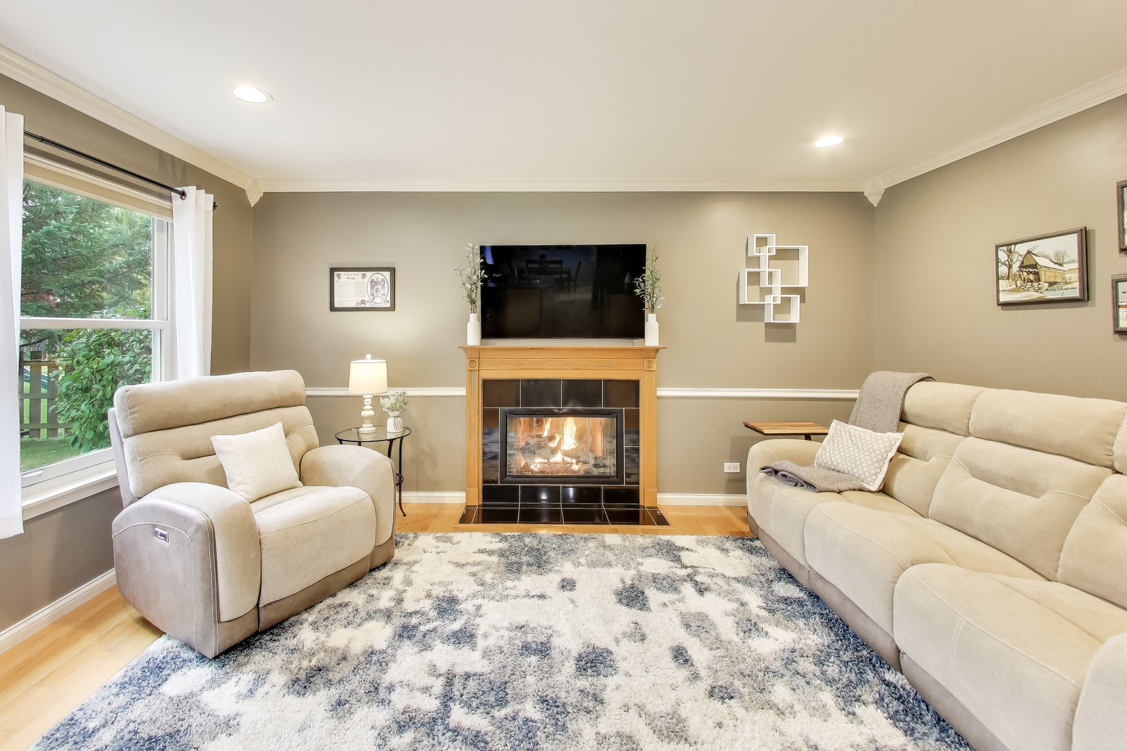 470 Country Place, Lindenhurst, IL 60046