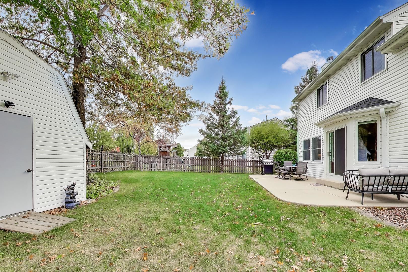 470 Country Place, Lindenhurst, IL 60046