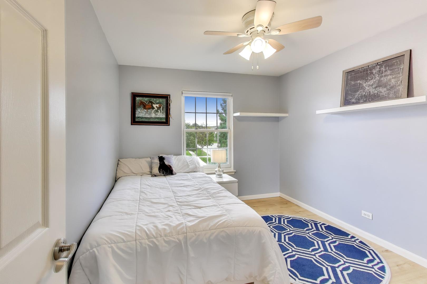 470 Country Place, Lindenhurst, IL 60046