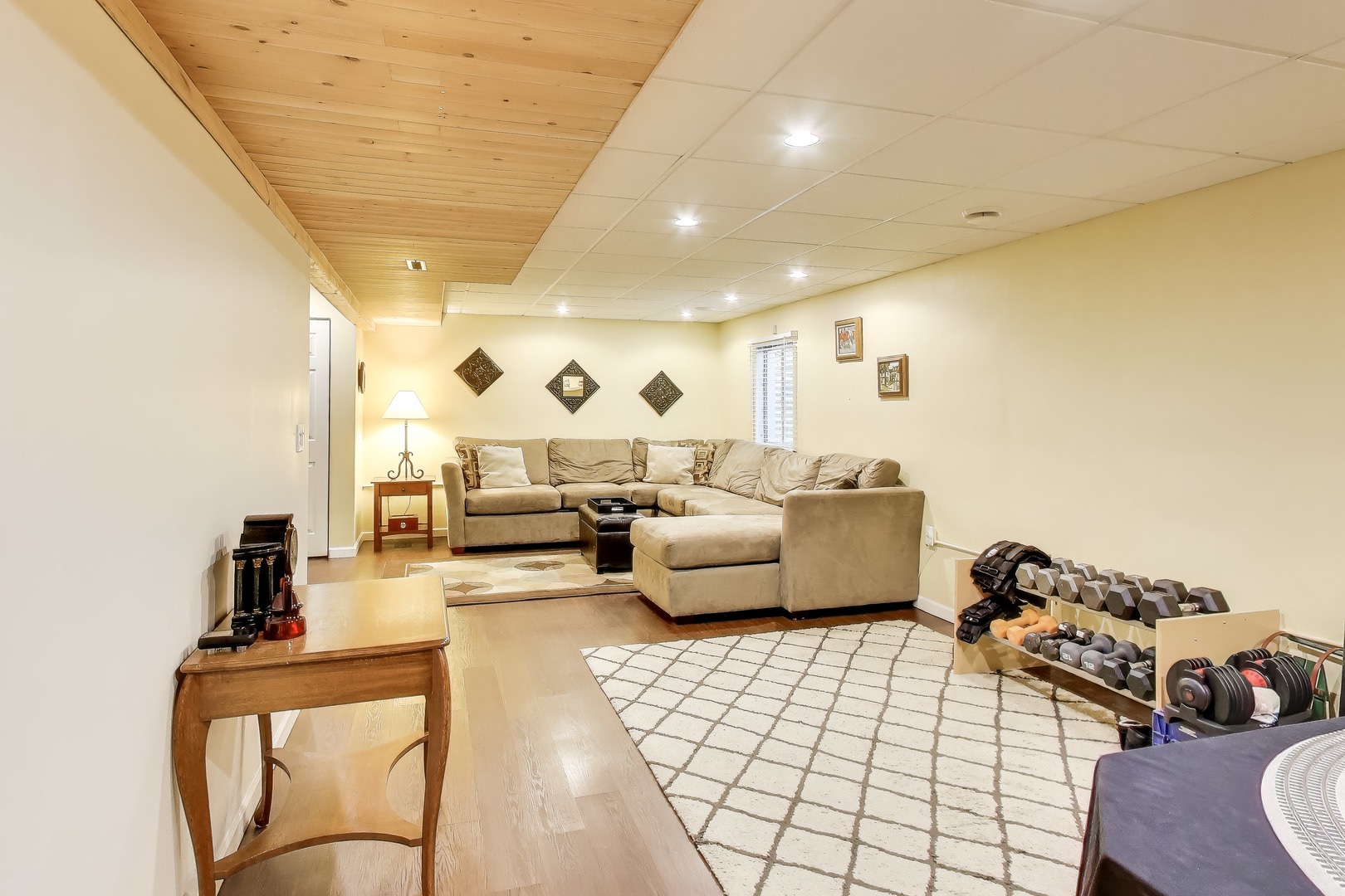 470 Country Place, Lindenhurst, IL 60046