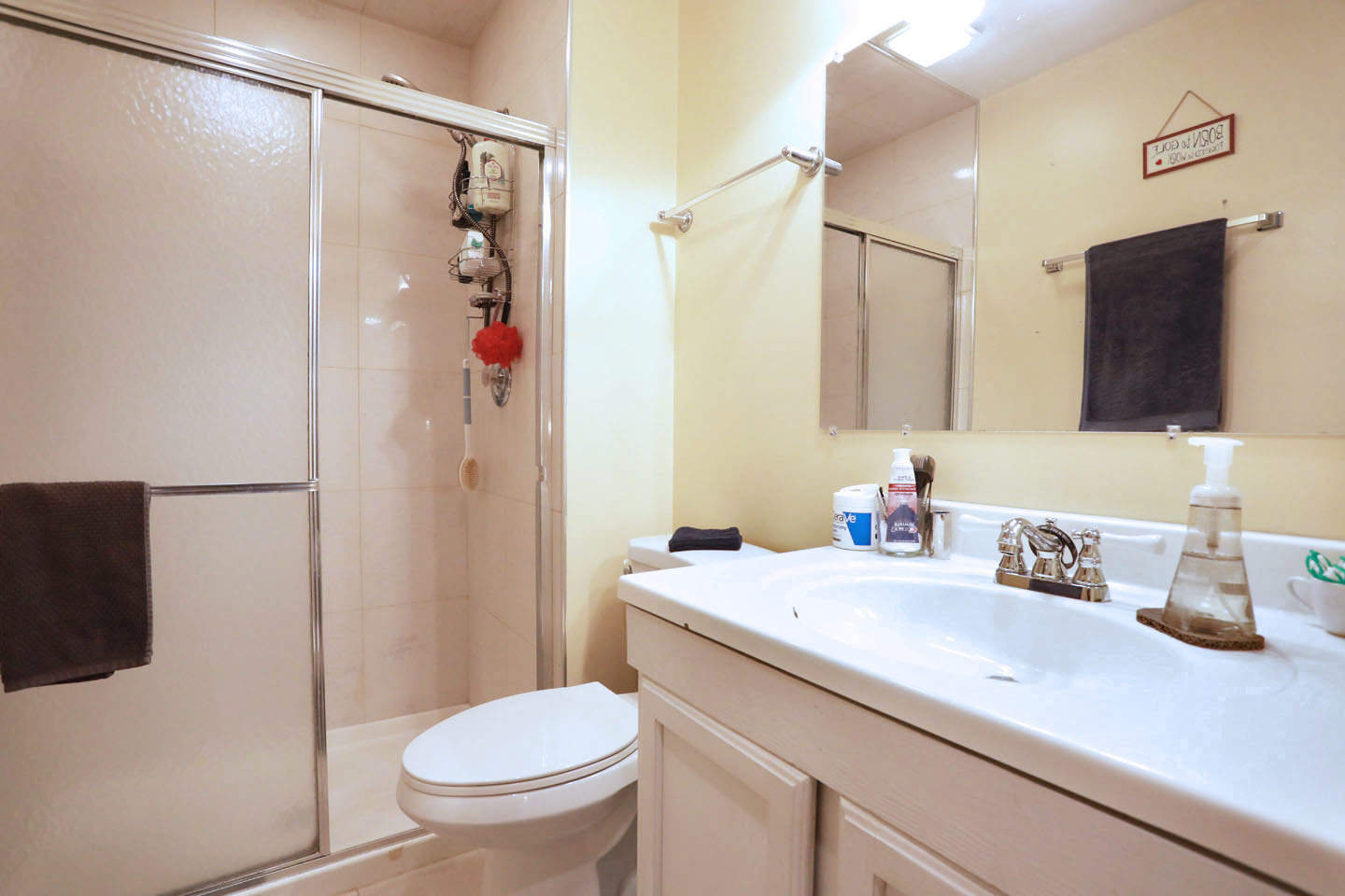 676 W Cross Creek Drive #B2, Roselle, IL 60172