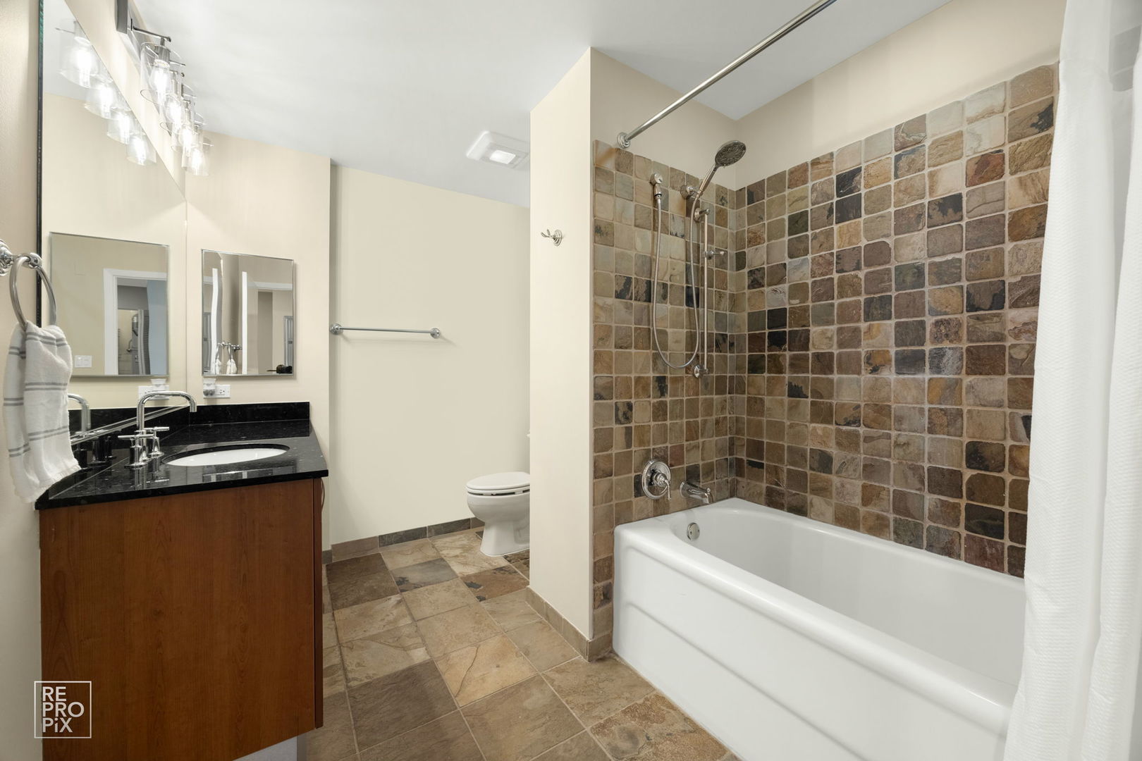 225 S Sangamon Street #702, Chicago, IL 60607