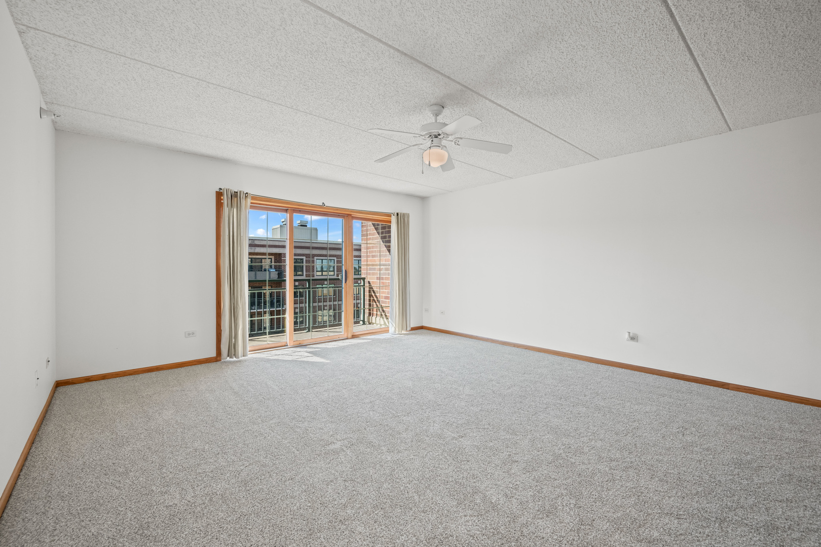 750 Pearson Street #812, Des Plaines, IL 60016