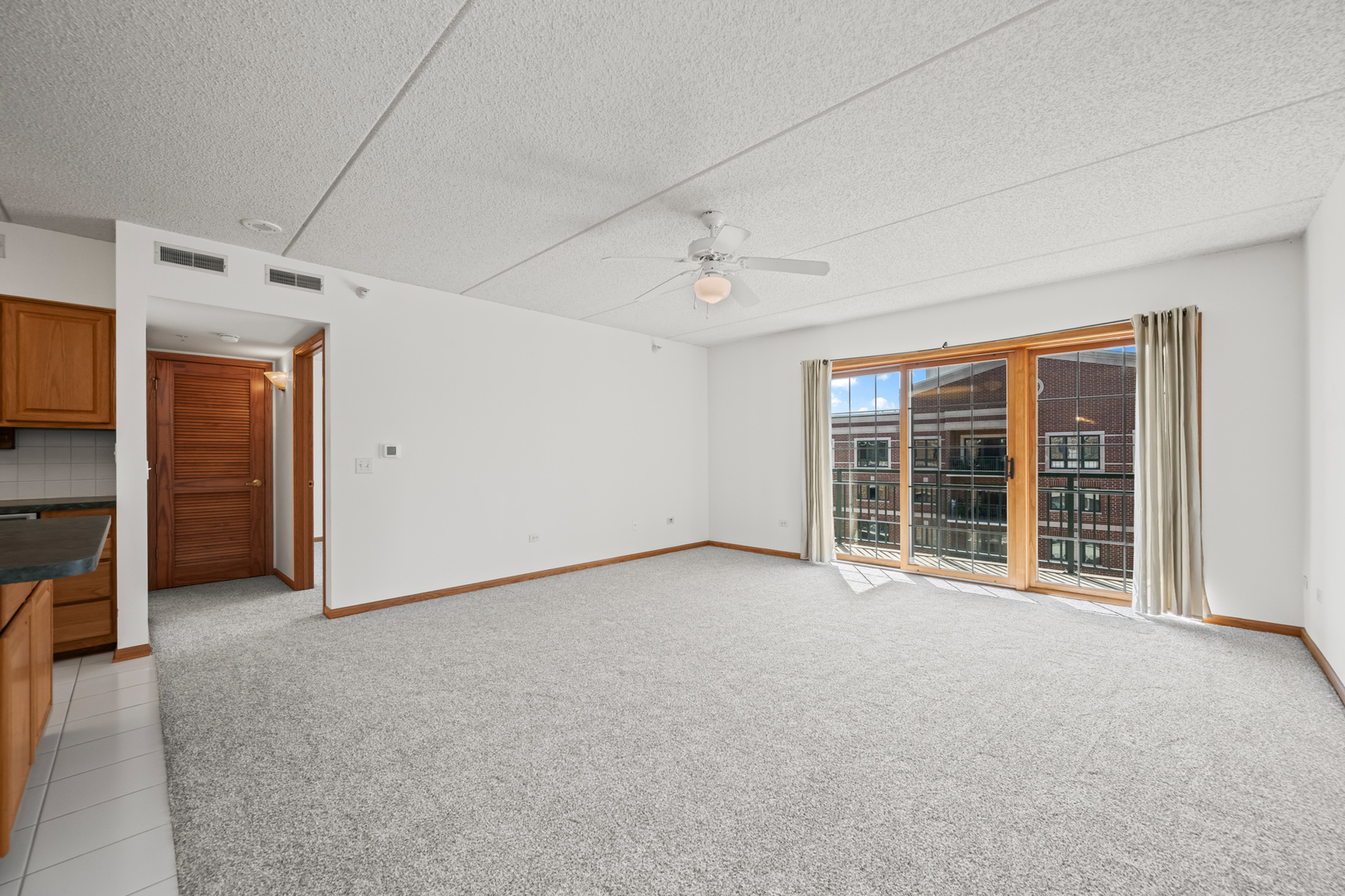 750 Pearson Street #812, Des Plaines, IL 60016