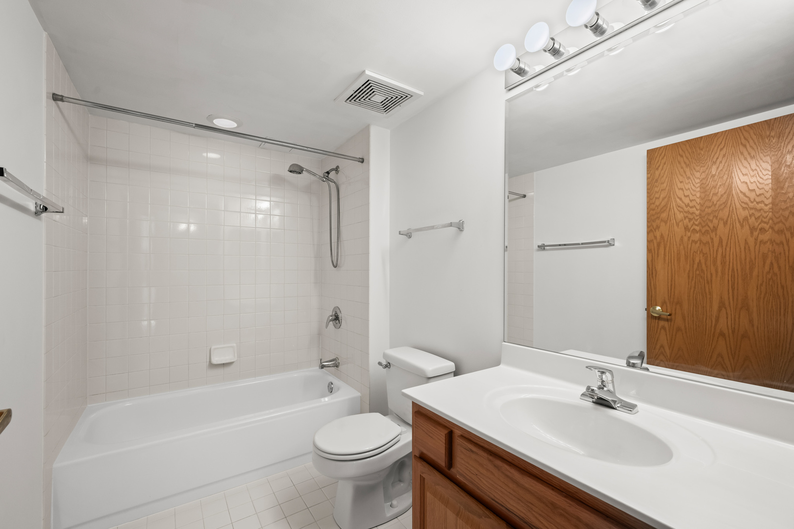 750 Pearson Street #812, Des Plaines, IL 60016