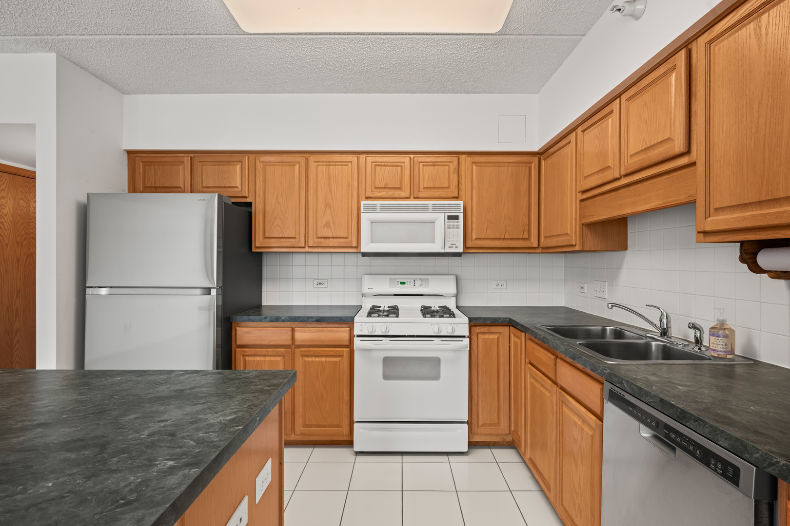 750 Pearson Street #812, Des Plaines, IL 60016