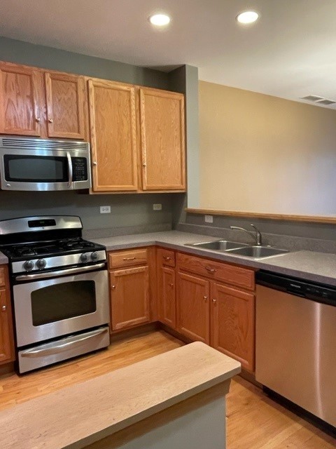 2332 Overlook Court #2332, Naperville, IL 60563