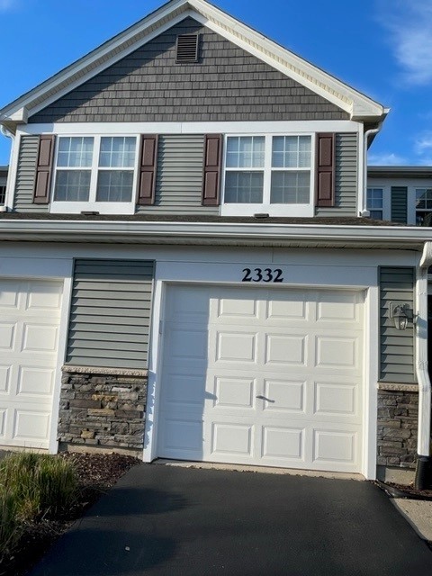 2332 Overlook Court #2332, Naperville, IL 60563