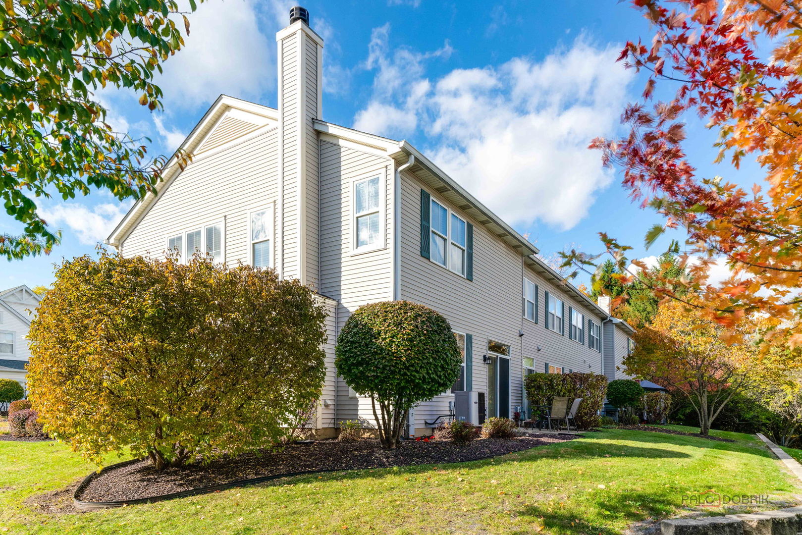 2858 Falling Waters Lane, Lindenhurst, IL 60046