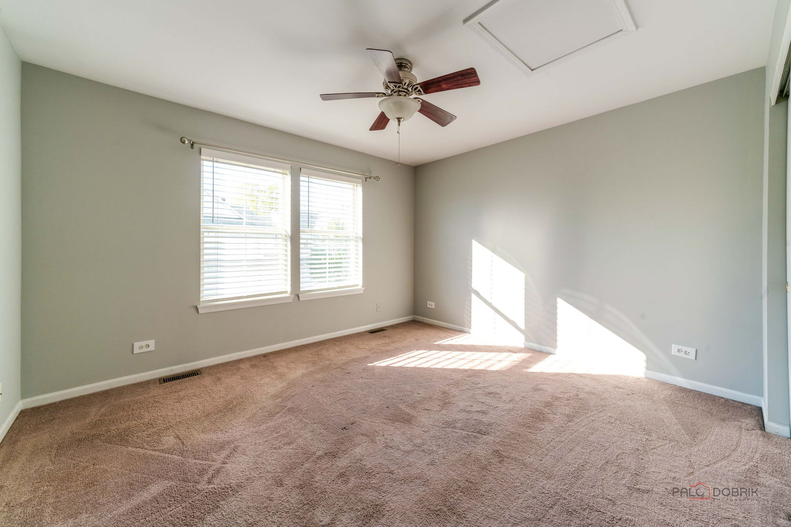 2858 Falling Waters Lane, Lindenhurst, IL 60046