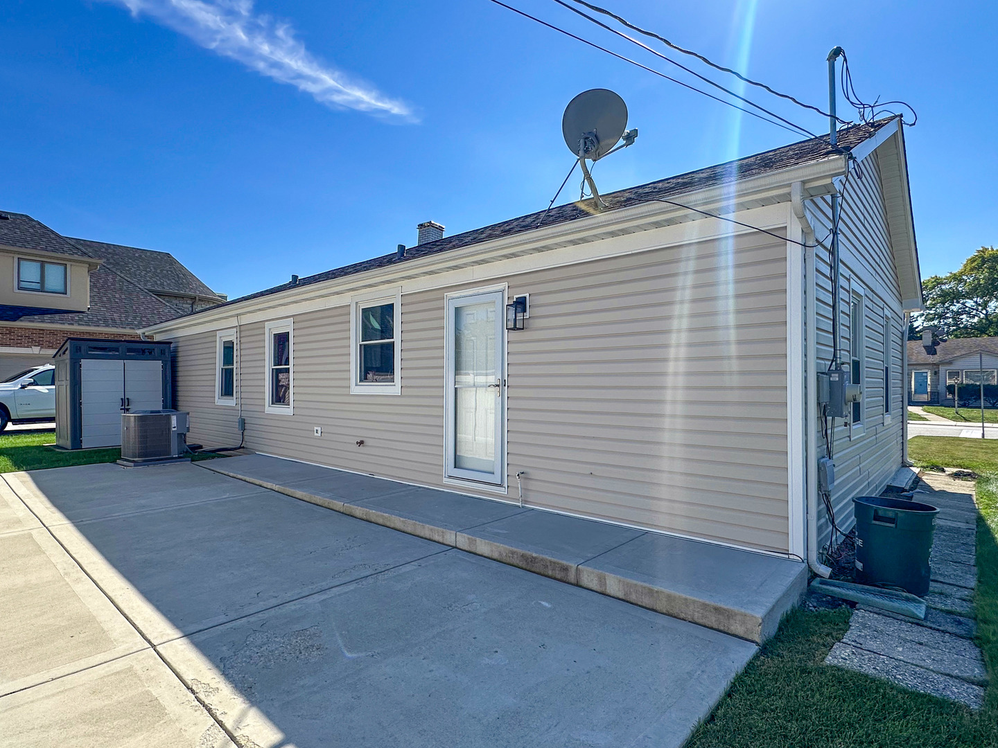 8150 W WINNEMAC Avenue, Norridge, IL 60706