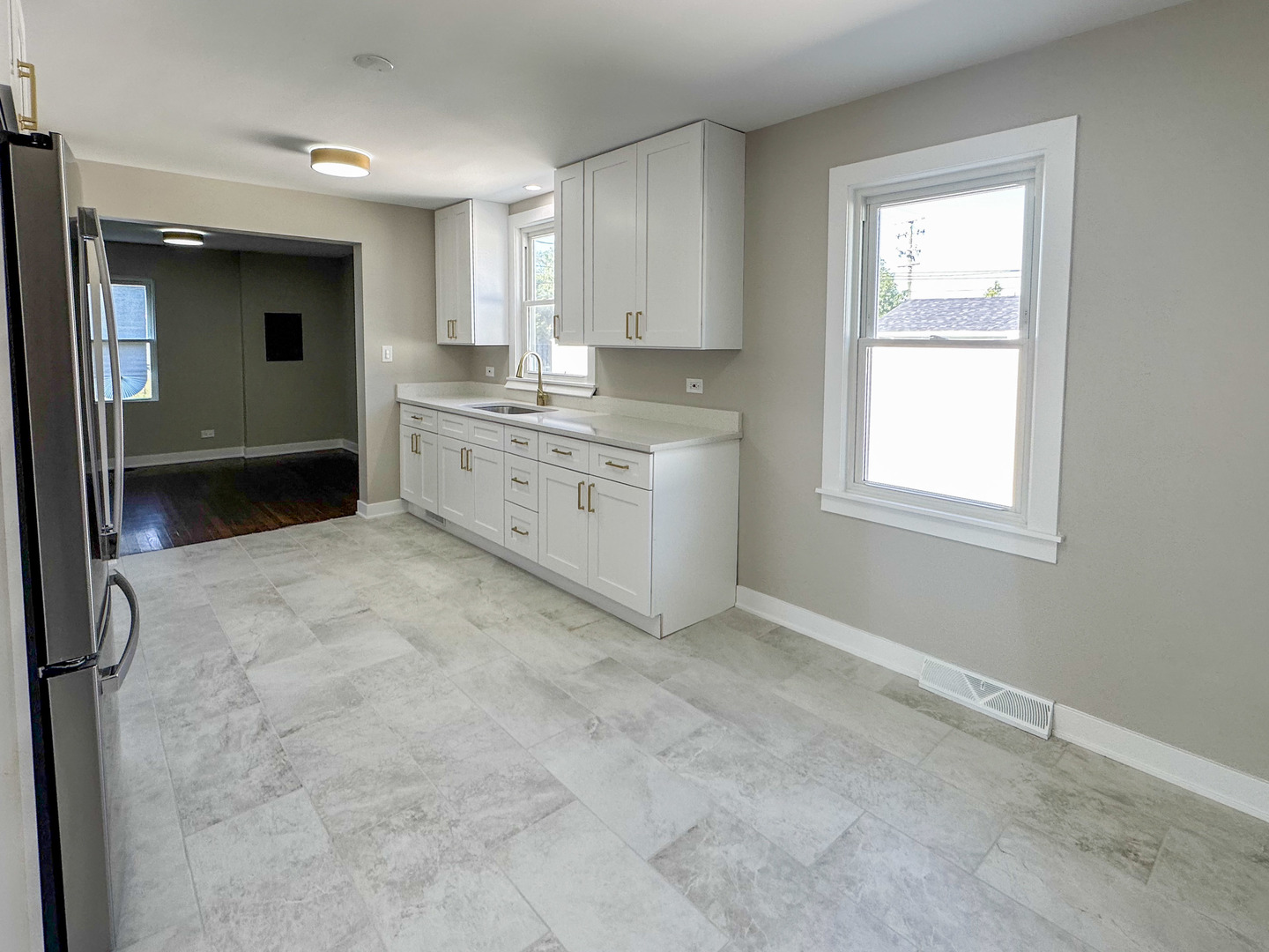 8150 W WINNEMAC Avenue, Norridge, IL 60706