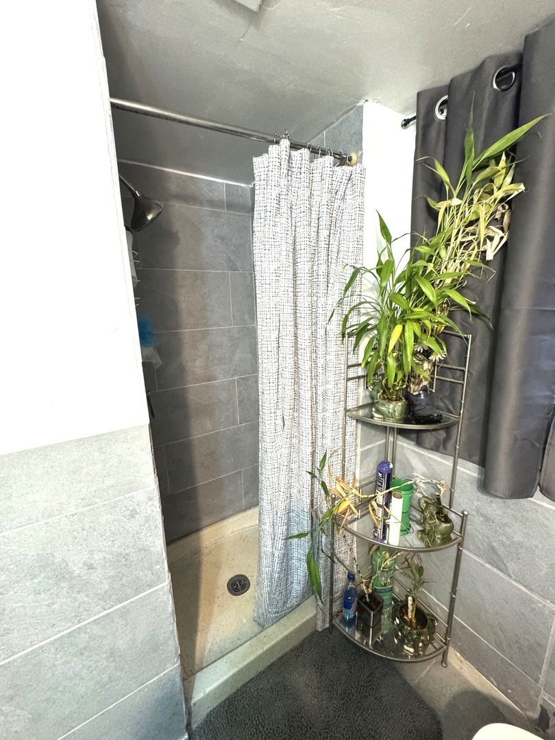 14241 S Marquette Avenue, Burnham, IL 60633