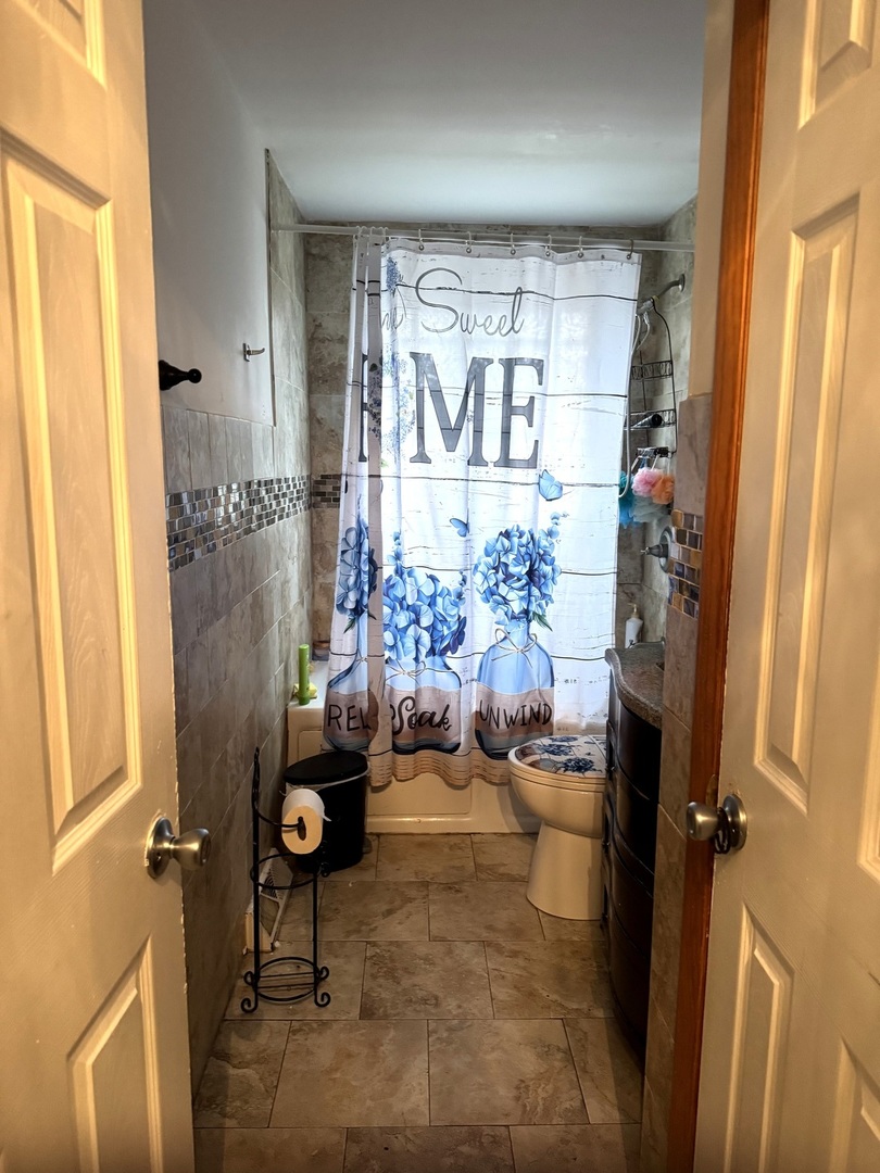 14241 S Marquette Avenue, Burnham, IL 60633