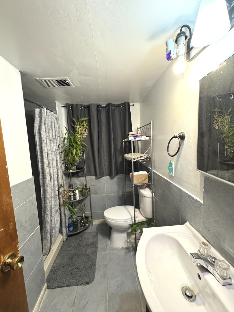 14241 S Marquette Avenue, Burnham, IL 60633