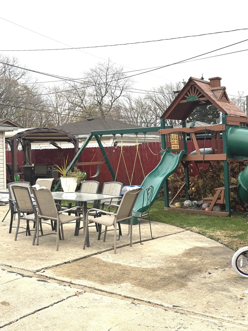 14241 S Marquette Avenue, Burnham, IL 60633