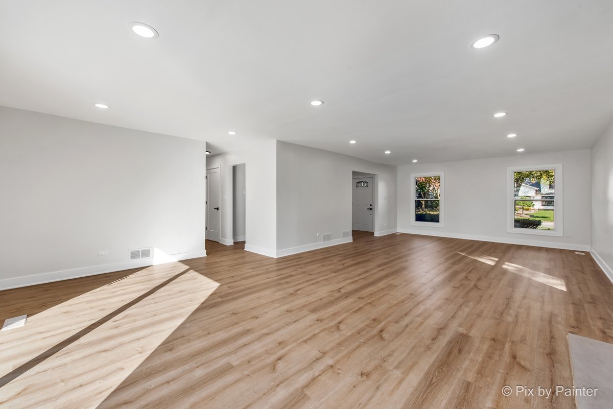 2019 E Chinkapin Oak Drive, Mount Prospect, IL 60056