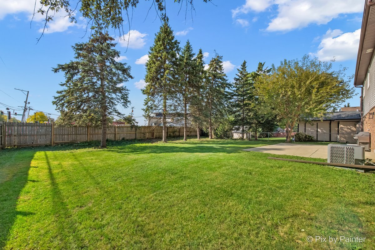 2019 E Chinkapin Oak Drive, Mount Prospect, IL 60056