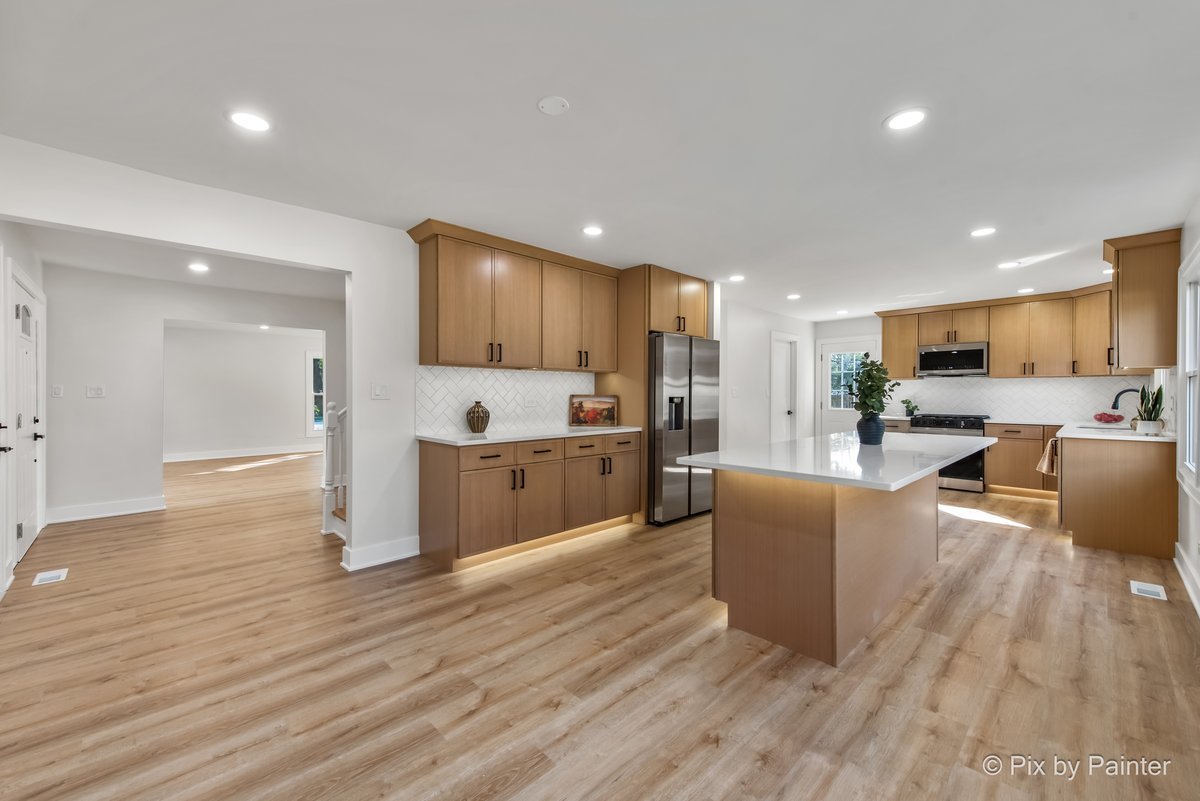 2019 E Chinkapin Oak Drive, Mount Prospect, IL 60056