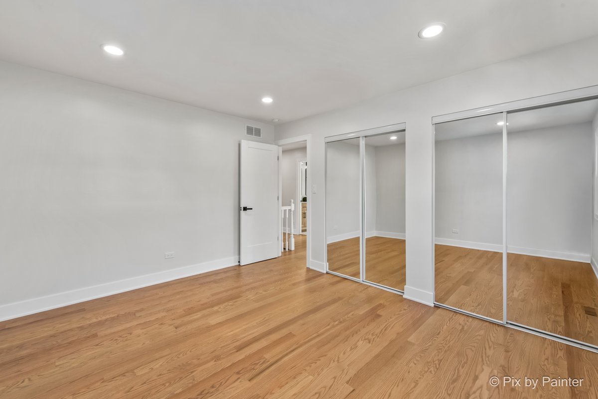 2019 E Chinkapin Oak Drive, Mount Prospect, IL 60056