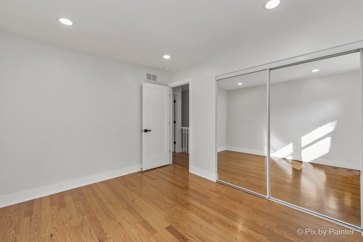 2019 E Chinkapin Oak Drive, Mount Prospect, IL 60056