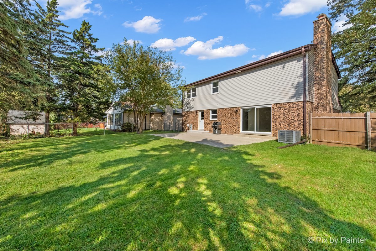 2019 E Chinkapin Oak Drive, Mount Prospect, IL 60056