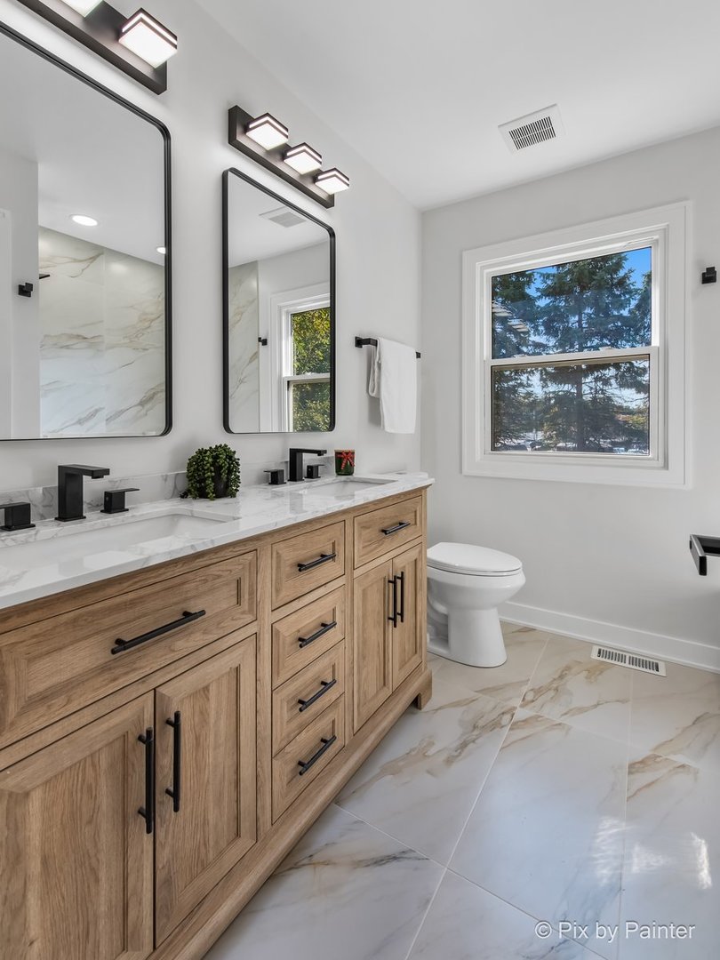 2019 E Chinkapin Oak Drive, Mount Prospect, IL 60056