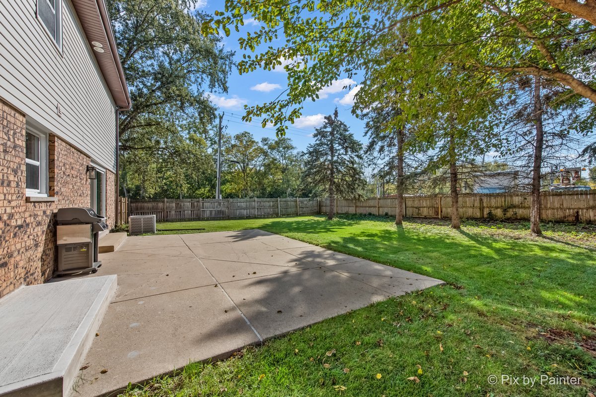 2019 E Chinkapin Oak Drive, Mount Prospect, IL 60056