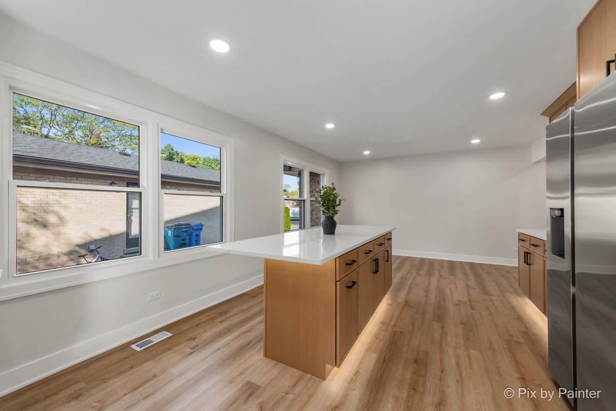 2019 E Chinkapin Oak Drive, Mount Prospect, IL 60056