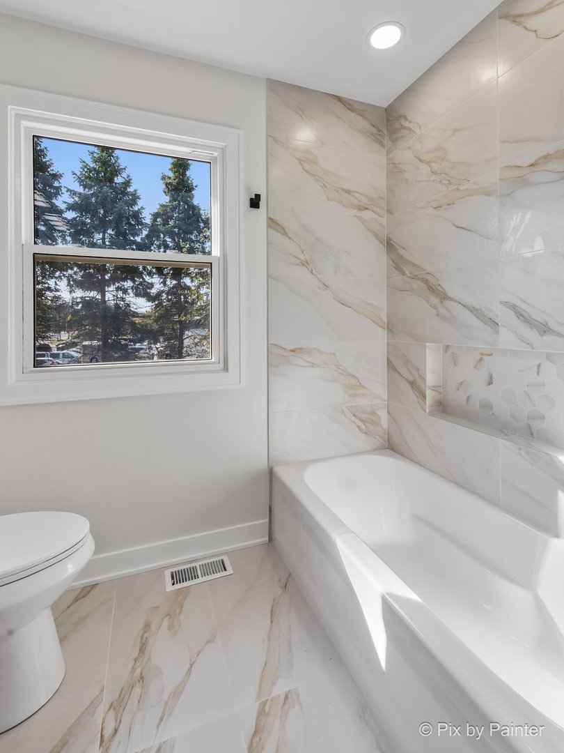 2019 E Chinkapin Oak Drive, Mount Prospect, IL 60056