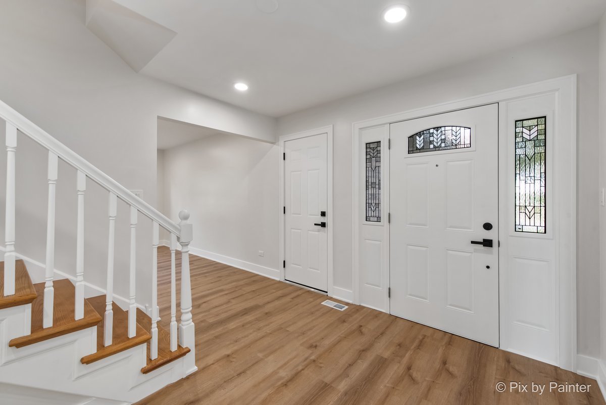 2019 E Chinkapin Oak Drive, Mount Prospect, IL 60056