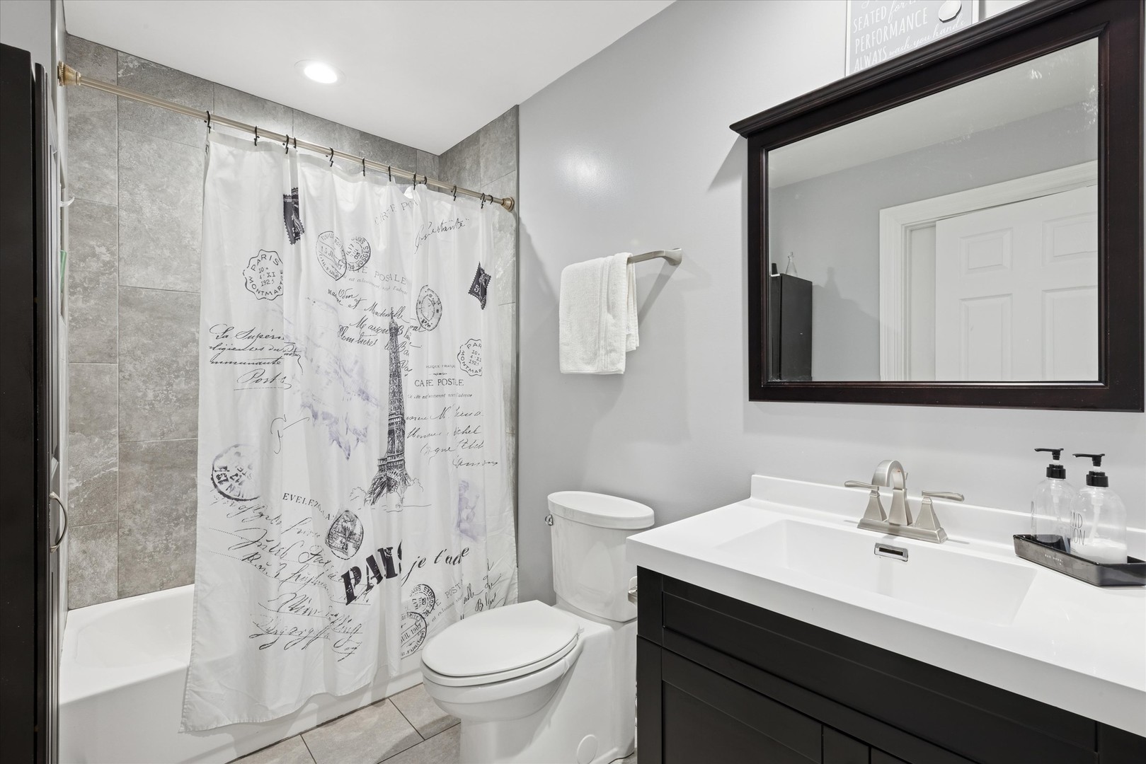 7211 W 58th Place, Summit, IL 60501