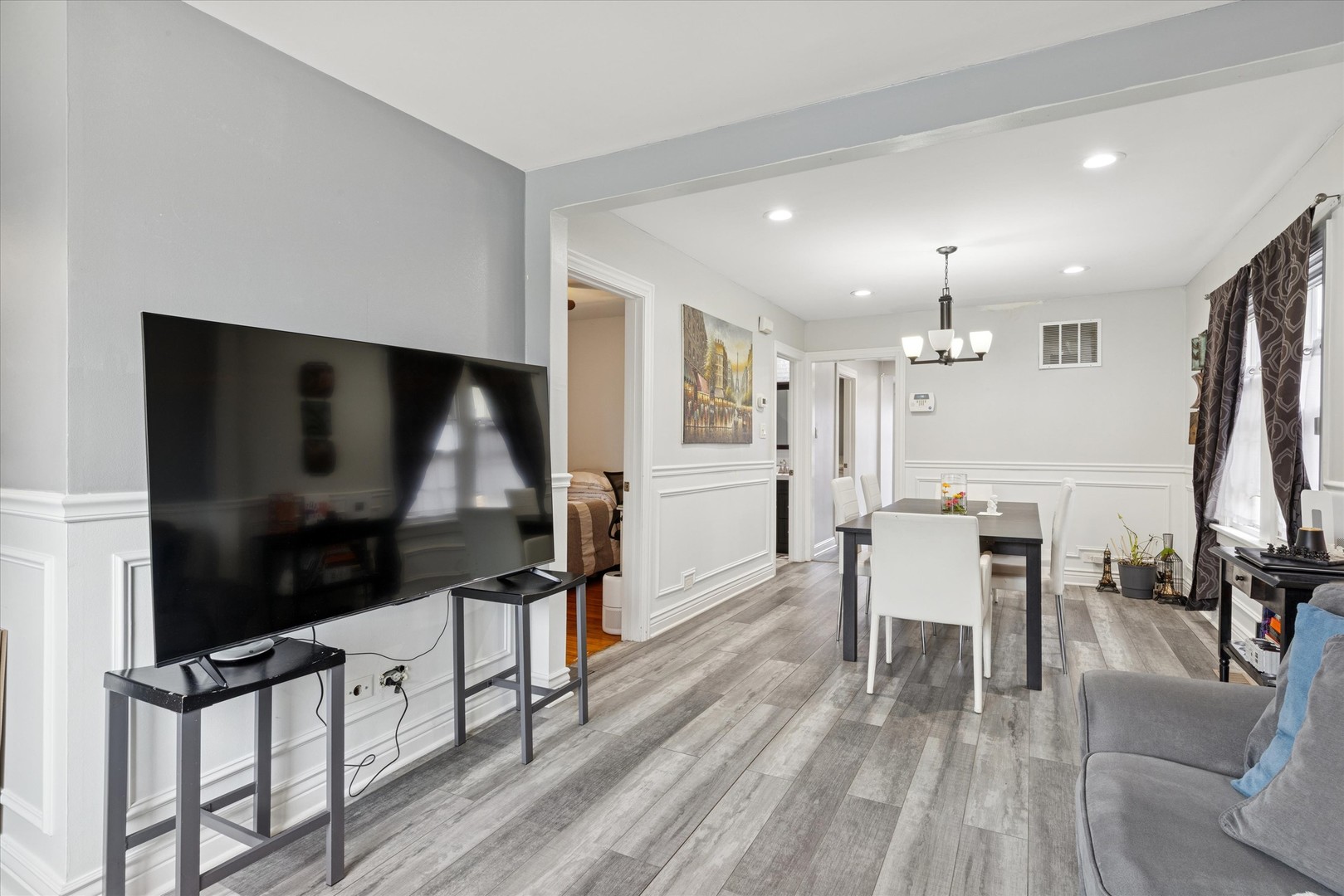 7211 W 58th Place, Summit, IL 60501