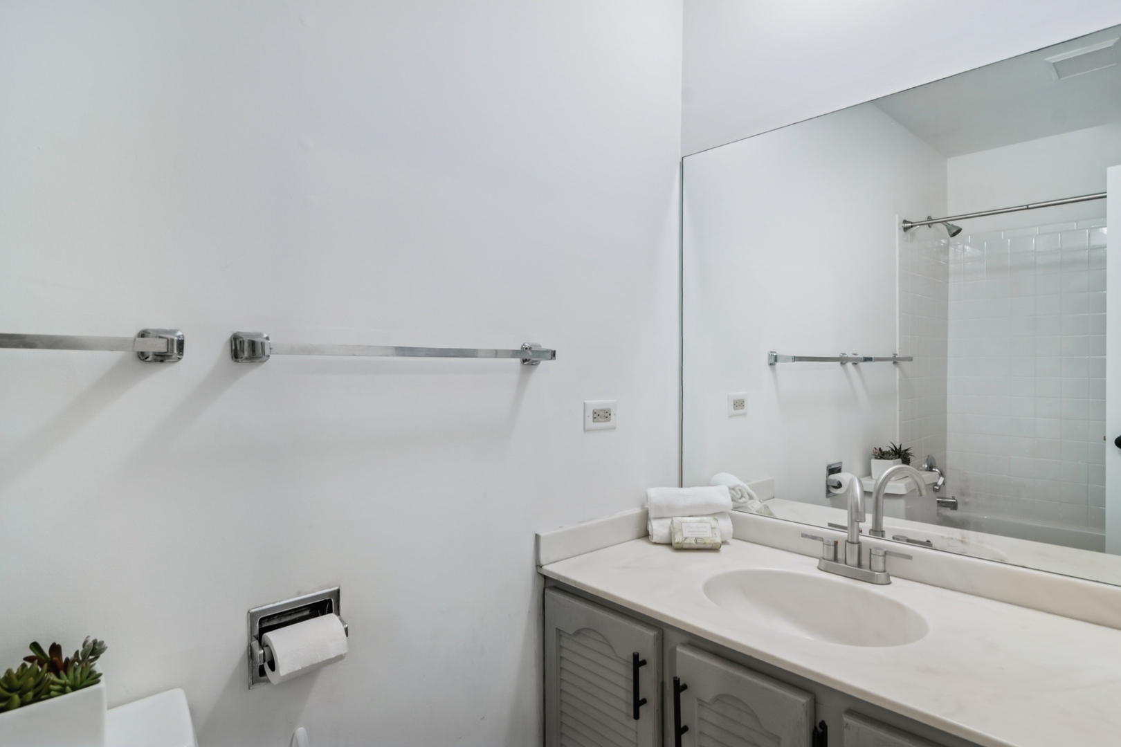 452 Harrison Court, Vernon Hills, IL 60061