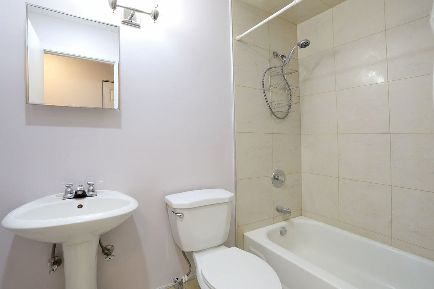 676 W Cross Creek Drive #B2, Roselle, IL 60172