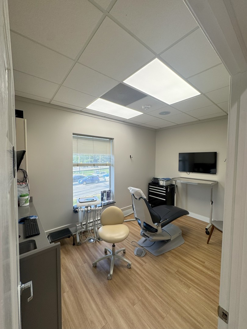 475 W 55th Street, Countryside, IL 60525